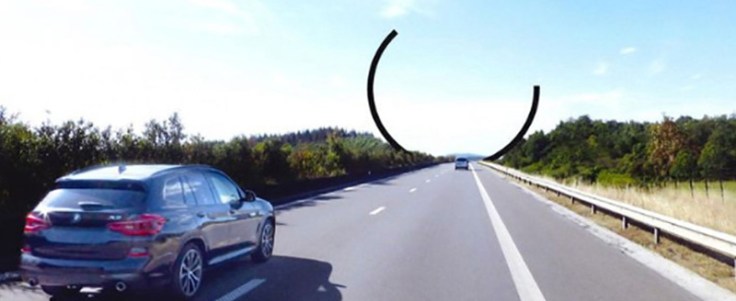 Arc Majeur de Bernar Venet BELGIQUE