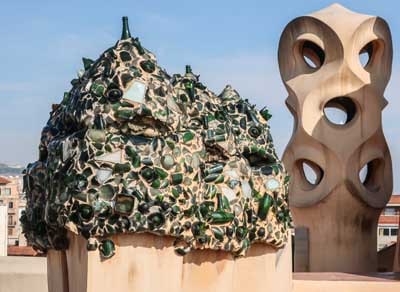 CASA MILA BOUTEILLES CASSEES